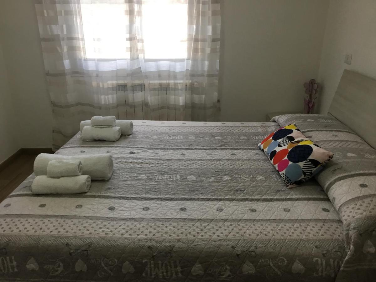 Casa Ginni con Piscina e giardino Caravonica Esterno foto